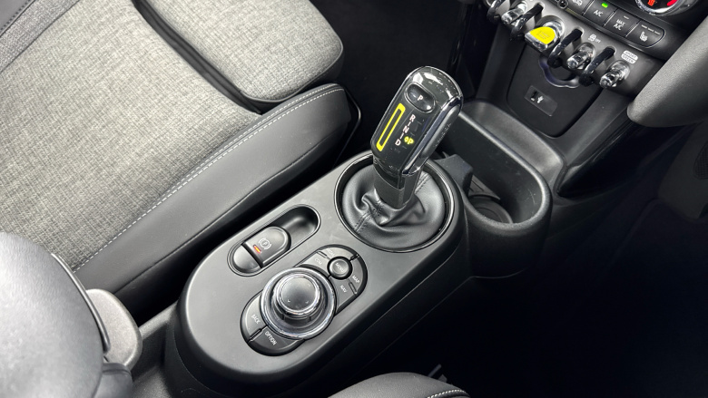 MINI Hatchback 135kW Cooper S Level 2 33kWh 3dr Auto Electric Hatchback